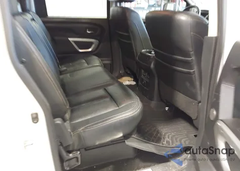 2018 Nissan Titan Xd Sl Diesel z USA, uszkodzony, nr VIN 1N6BA1F49JN520186